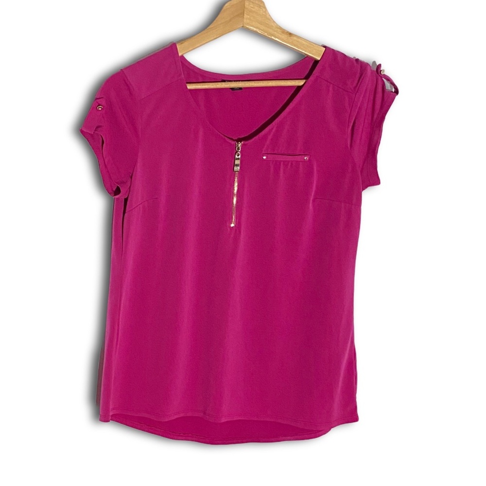 Roz & Ali Pink Pink V-Neck Blouse with Gold Zipper/Metal Detail